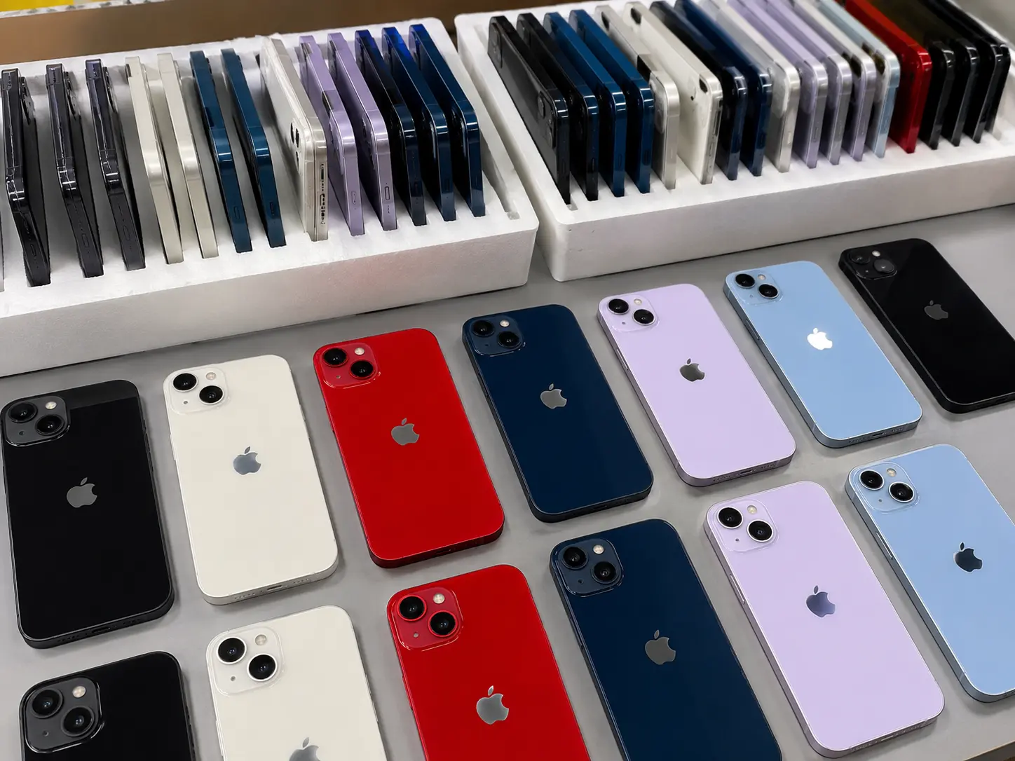 Grade A Refurbished iPhone 14
